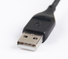 USB-A（5V/2.4A=12W対応）